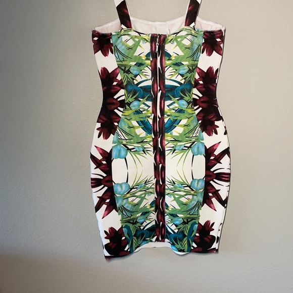 Tropical Print BodyCon Bandage Dress - Picture 3 of 3